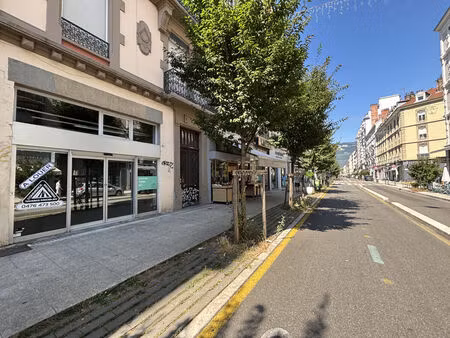 location local commercial 83m2 grenoble 38000 - - surface privée