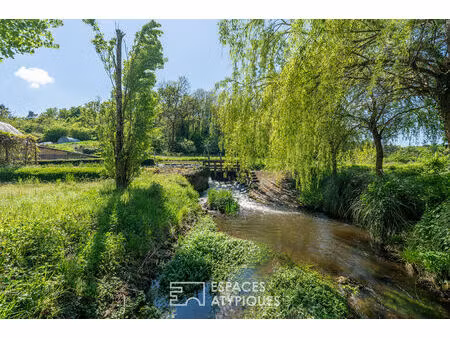 moulin historique et ses dépendances au coeur de la nature