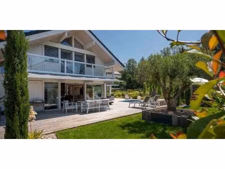 maison contemporaine avec jardin et terrasse nâves-parmelan (74)