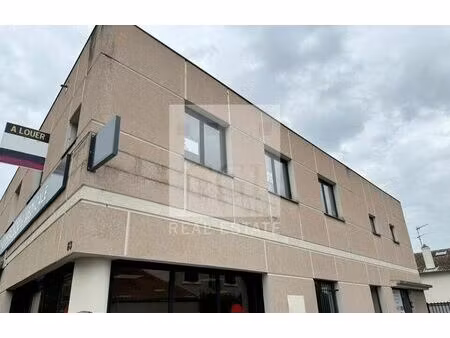 location bureau 209 m² à bron (69500)