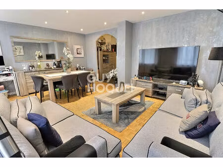 t4 avec balcons secteur mermoz