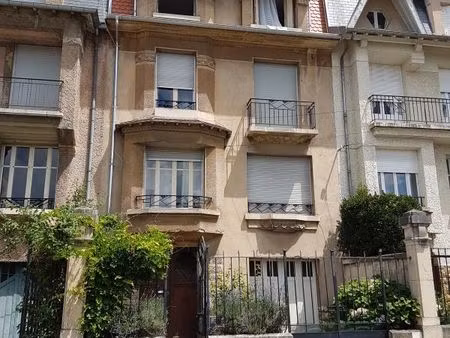 maison 9 pièces 176 m²