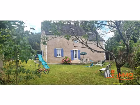 ancienne ferme rénovée avec garage et cave voutée