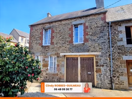 maison de ville avec extérieur sans vis-à-vis – centre de tinchebray