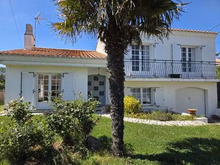 vente maison à saint-gilles-croix-de-vie (85800) : à vendre / 126m² saint-gilles-croix-de-