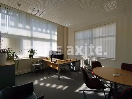 location bureau archamps 506 m²