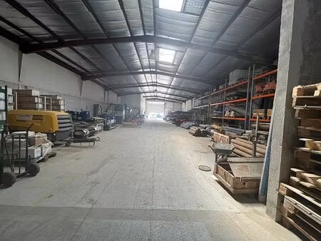 location local d'activités vitrolles 420 m²