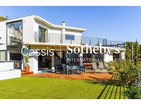 maison de luxe à vendre dans le quartier les cretes