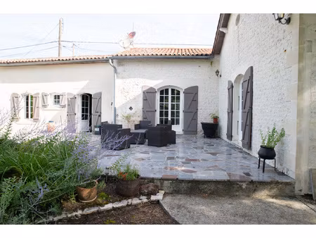 maison de plain pied à ladiville