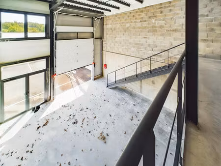 vente local d'activité 1 pièce  150.00m²  mésigny