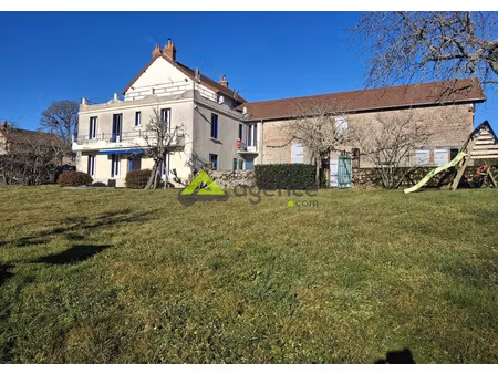 maison de campagne dans charmant village