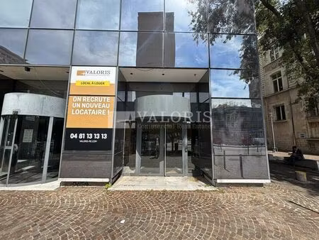 location commerce 96 m² à lyon 6 (69006)