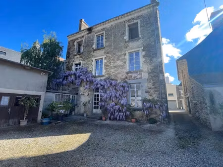 vente immeuble 10 pièces 285.66 m² à argentré-du-plessis (35370)  313 950 €