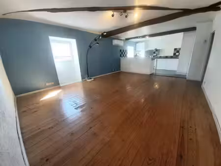 appartement t3 avec jardin cave et stationnement st privat