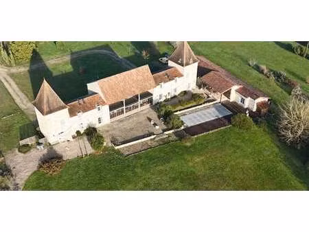 maison avec piscine et jardin lacépède (47)