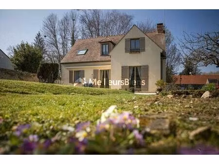 maison individuelle familiale avec sous-sol et jardin sans vis-à-vis