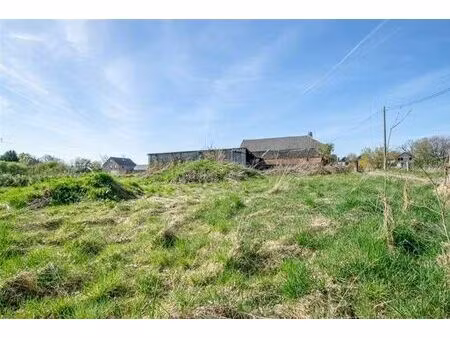 terrain plane libre de constructeur situé aux bansions