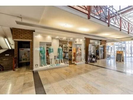 immeuble commercial unique au cœur de genk