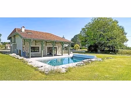 maison avec piscine et terrasse arsague (40)