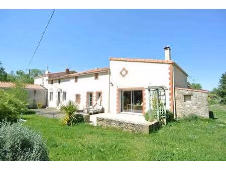 vente maison à montfaucon-montigné (49230) : à vendre / 230m² montfaucon-montigné