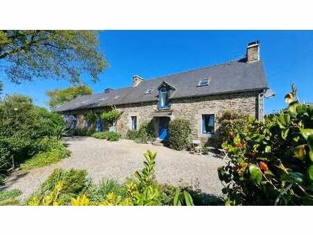 vente maison à saint-mayeux (22320) : à vendre / 241m² saint-mayeux