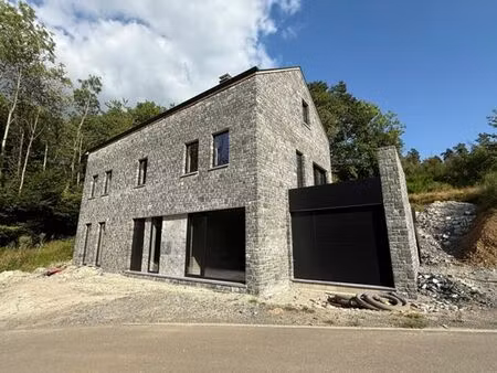 gros oeuvre fermé (5 suites dont 2 chambres d'hôtes) à wéris