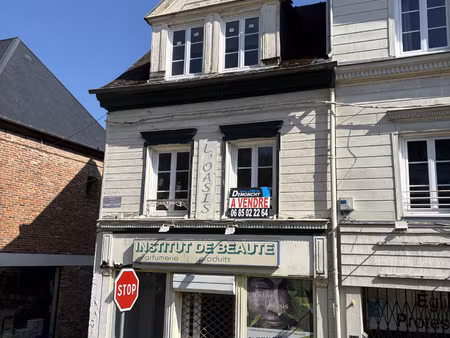 immeuble situé dans le centre d'aumale