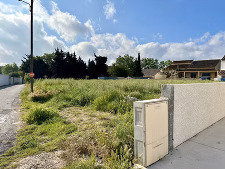 terrain constructible viabilisé à 15 minutes de narbonne.
