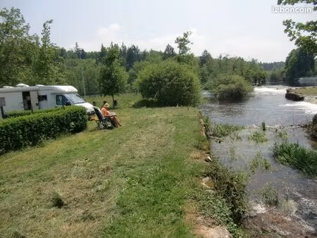 recherche location à lannee terrain pour camping car