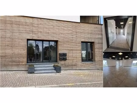 surface commerciale à louer à place du wagonnet 3 courcelles (vbc69398)