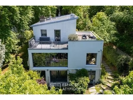 maison d'architecte en lisière de forêt de meudon avec jardin et toit-terrasse