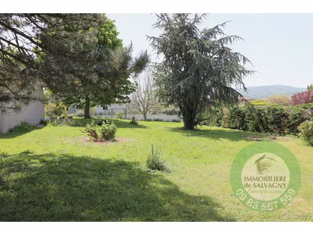 a vendre terrain de 862 m2 à batir à la tour de salvagny