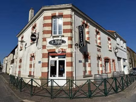 vente maison à treize-septiers (85600) : à vendre / 235m² treize-septiers