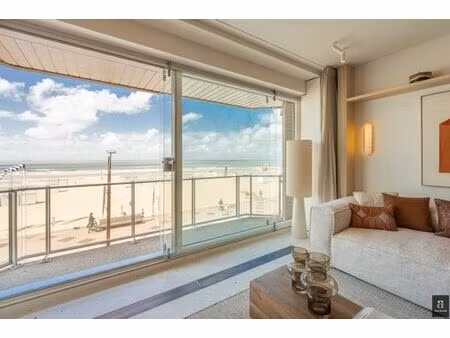 appartement de 2 chambres à coucher avec vue sur la mer