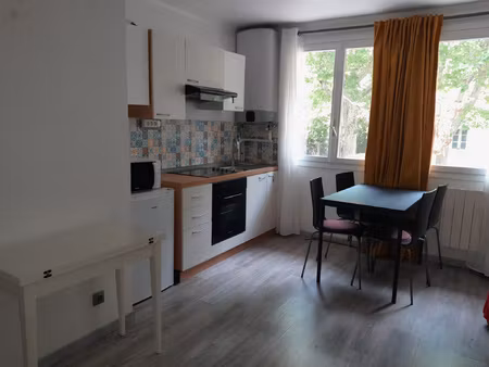 coquet studio  parking privatif  cellier  proche thermes