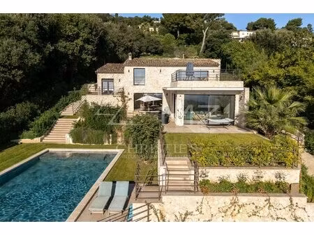 proche saint-paul de vence - superbe propriété entièrement rénovée avec vue mer - 5 chambr