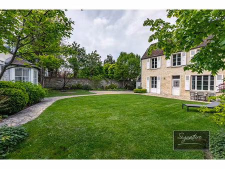 nouvelle maison en pierre entièrement rénovée avec 4 chambre