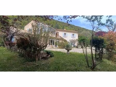 villa avec jardin et terrasse savoillan (84)