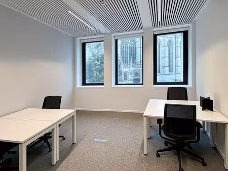espace de bureau privé pour 3 à signature chancelier