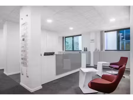espace de bureau privé pour 2 employés à regus jambes