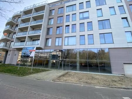 grande surface commerciale woluwe marcel thiry