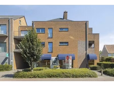 spacieuse propriété commerciale/bureau à proximité du centre