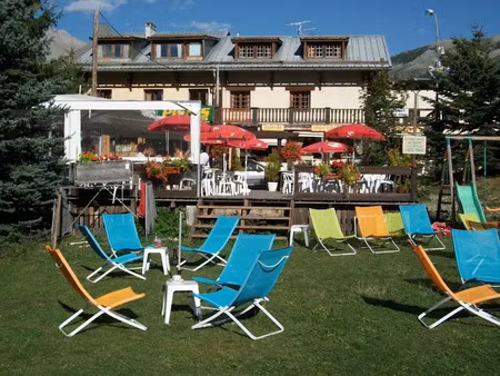 vente locaux professionnels 1104 m² à allos (04260)  699 000 €