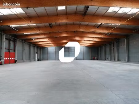 local d'activité 3 930 m²