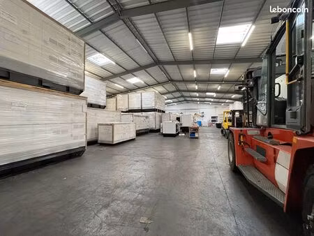 local 2500 m² plerin