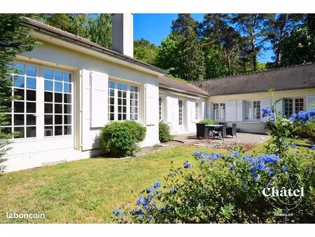 maison 7 pièces 225 m²