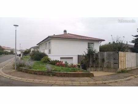 maison traditionnelle 6 pièces de 138 m² à ars-laquenexy (57530)