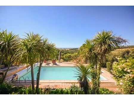ancienne métairie avec vue sur les pyrénées  nichée au coeur de la campagne