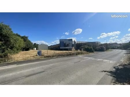 bureaux 65 m² sommières