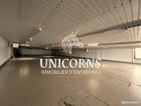 local commercial 1 040 m²